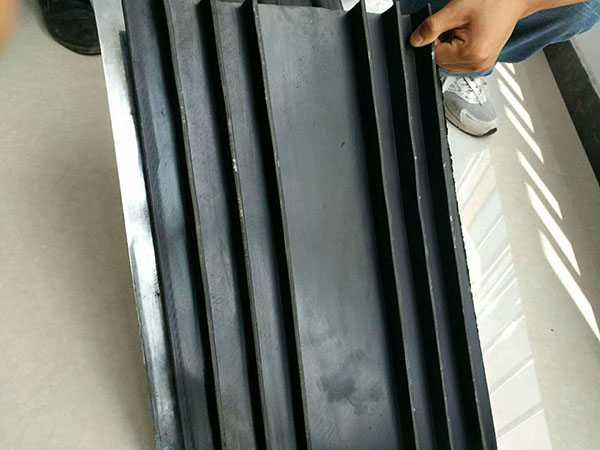 背貼式止水帶圖片4 背貼式止水帶圖片4